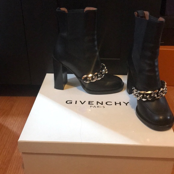 Givenchy Chain Chelsea Boot Size 35 - Picture 2 of 8